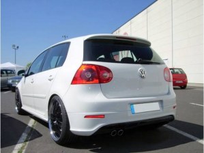 Rajout de pare choc GOLF V look R32 avec sortie d'echappement a gauche
