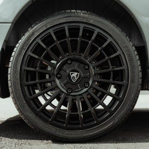 Pack Jante + pneus noir mat Predator 20x8 pour Ford Transit Custom 2018-2023