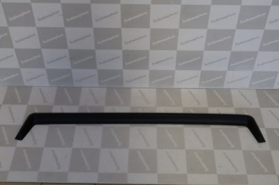 Aileron Becquet 205 GTI Phase 1 en caoutchouc noir