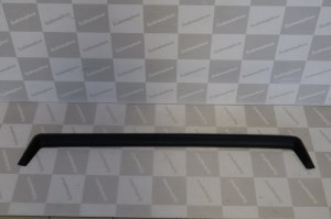 Aileron Becquet 205 GTI Phase 1 en caoutchouc noir