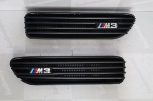 Grilles d’ailes look BMW M3 E46 Noir avec logos M3