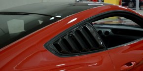 persiennes de vitre latéral carbone Ford Mustang