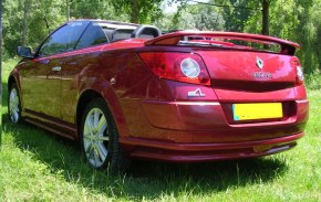Rajout de pare choc arrière "Electra" Esquiss'Auto pour Renault Megane 2 CC sortie d’échappement 